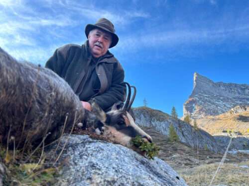 Uwe Keim - Seinen großen Traum, den Abschuß eines Stückes Gamswild erfüllte er sich noch im letzten Herbst.